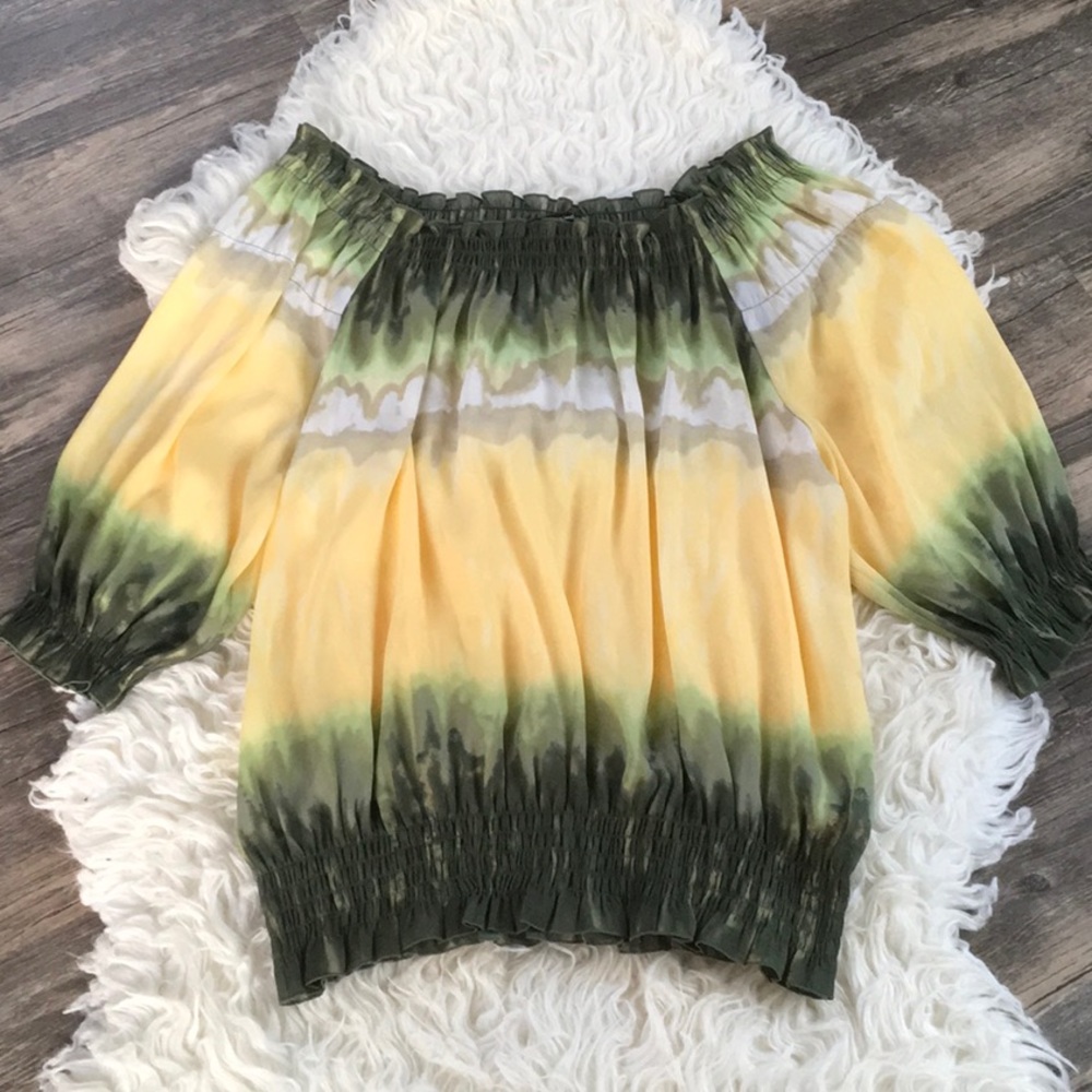 Sheer blouse with balloon sleeves